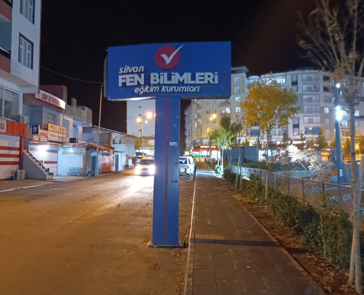 Silvan’da Kamu Alanına Tabela Skandalı: Vatandaşlardan Tepki Yağdı